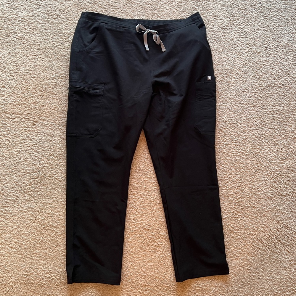 FIGS Women’s Yola Skinny Scrub Pant - Black Petite X-Large